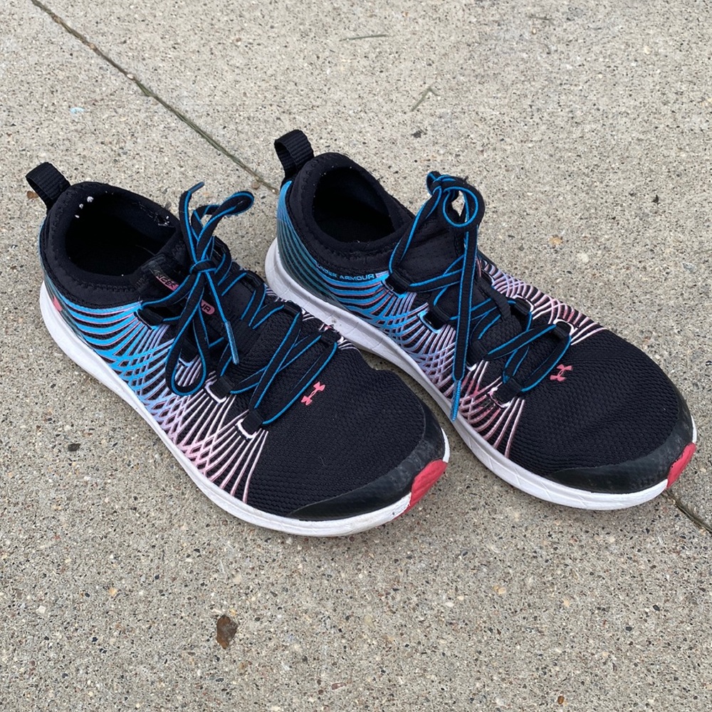 Under Armour shoes size Y5